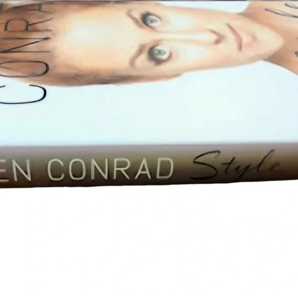 STYLE BY LAUREN CONRAD BOOK - Picture 3 of 3